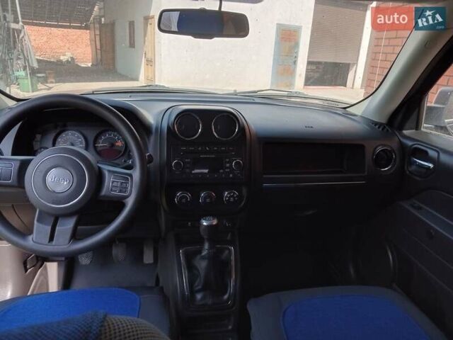Чорний Джип Patriot, об'ємом двигуна 2 л та пробігом 50 тис. км за 13200 $, фото 31 на Automoto.ua