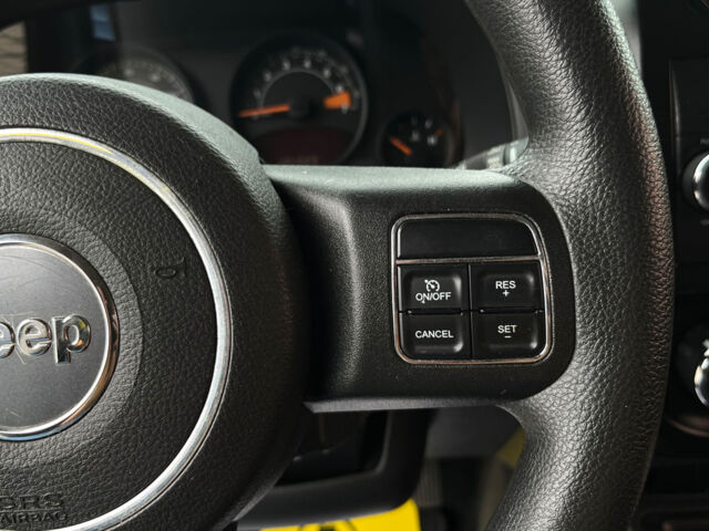 Черный Джип Патриот, объемом двигателя 2.4 л и пробегом 200 тыс. км за 9800 $, фото 16 на Automoto.ua