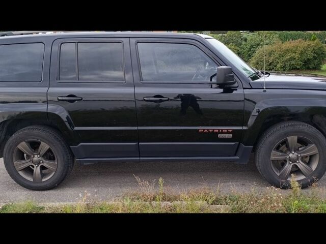 Чорний Джип Patriot, об'ємом двигуна 2 л та пробігом 93 тис. км за 12000 $, фото 2 на Automoto.ua