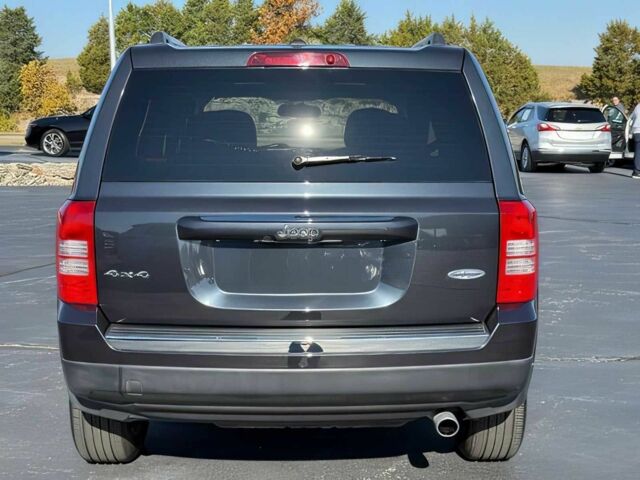 Черный Джип Патриот, объемом двигателя 2.4 л и пробегом 73 тыс. км за 5700 $, фото 4 на Automoto.ua