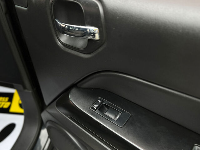 Черный Джип Патриот, объемом двигателя 2.4 л и пробегом 200 тыс. км за 9800 $, фото 26 на Automoto.ua