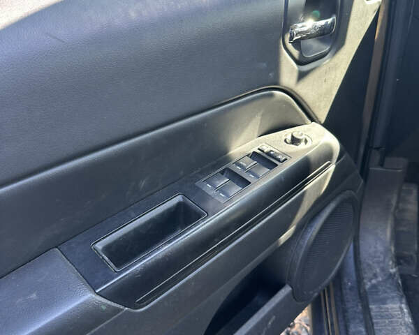 Черный Джип Патриот, объемом двигателя 2.4 л и пробегом 155 тыс. км за 9200 $, фото 14 на Automoto.ua