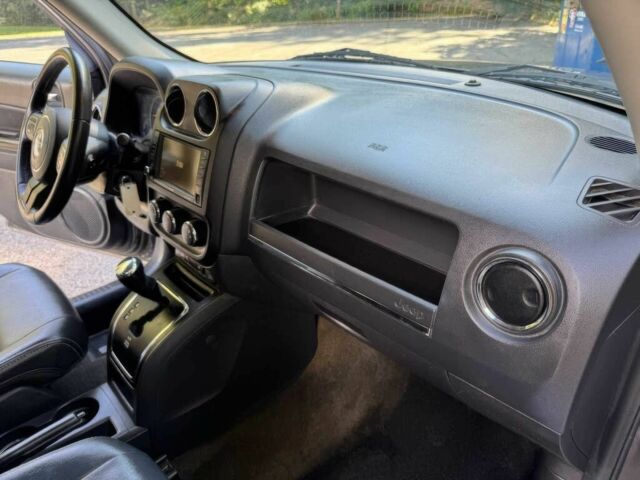 Черный Джип Патриот, объемом двигателя 2.4 л и пробегом 58 тыс. км за 7200 $, фото 7 на Automoto.ua