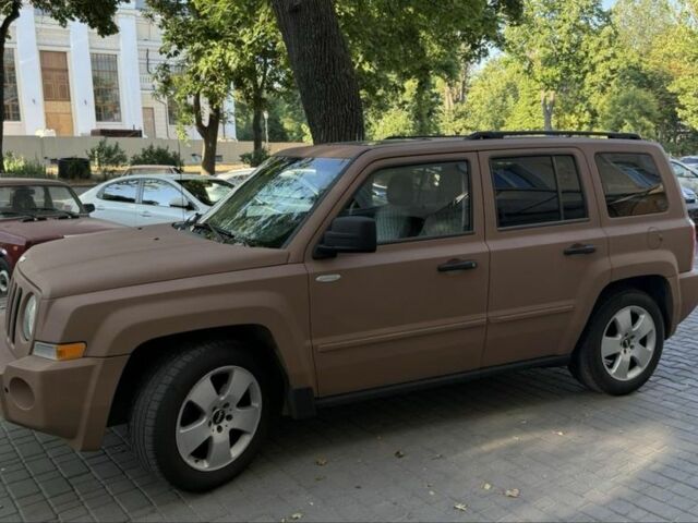 Коричневый Джип Патриот, объемом двигателя 2.4 л и пробегом 155 тыс. км за 7000 $, фото 5 на Automoto.ua