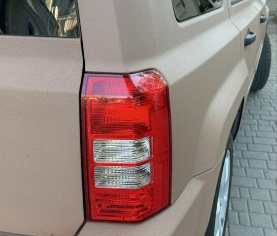 Коричневый Джип Патриот, объемом двигателя 2.4 л и пробегом 155 тыс. км за 7000 $, фото 6 на Automoto.ua