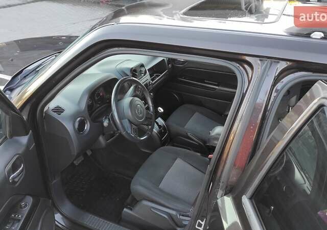 Джип Патриот 2013 в Хмельницком на Automoto.ua Коричневый Джип Патриот, объемом двигателя 2.36 л и пробегом 143 тыс. км за 9900 $, фото 4 на Automoto.ua