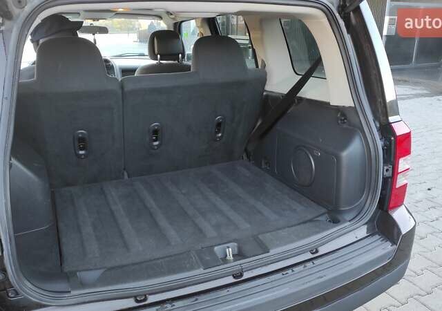 Джип Патриот 2013 в Хмельницком на Automoto.ua Коричневый Джип Патриот, объемом двигателя 2.36 л и пробегом 143 тыс. км за 9900 $, фото 1 на Automoto.ua