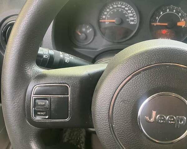 Коричневий Джип Patriot, об'ємом двигуна 2 л та пробігом 193 тис. км за 8300 $, фото 13 на Automoto.ua