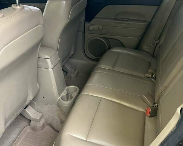 Коричневий Джип Patriot, об'ємом двигуна 2 л та пробігом 193 тис. км за 8300 $, фото 5 на Automoto.ua