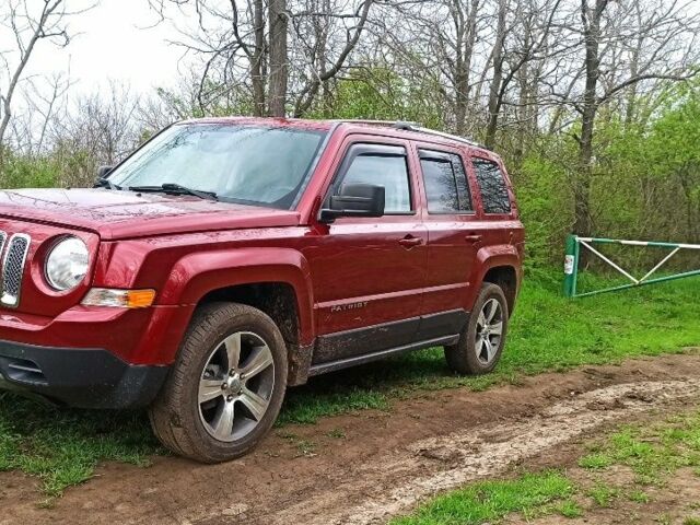 Червоний Джип Patriot, об'ємом двигуна 2.4 л та пробігом 660 тис. км за 13500 $, фото 1 на Automoto.ua