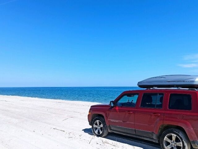 Красный Джип Патриот, объемом двигателя 2.4 л и пробегом 660 тыс. км за 13500 $, фото 3 на Automoto.ua