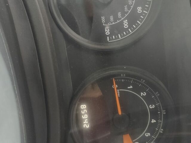 Джип Патриот 2016 в Кривом Роге на Automoto.ua Красный Джип Патриот, объемом двигателя 2 л и пробегом 138 тыс. км за 286 $, фото 4 на Automoto.ua