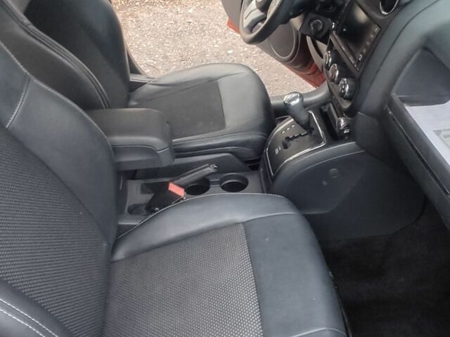 Джип Патриот 2016 в Кривом Роге на Automoto.ua Красный Джип Патриот, объемом двигателя 2 л и пробегом 138 тыс. км за 286 $, фото 3 на Automoto.ua