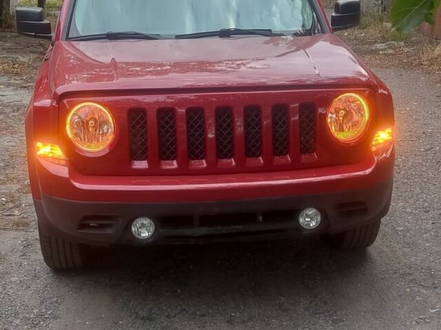 Джип Патриот 2016 в Кривом Роге на Automoto.ua Красный Джип Патриот, объемом двигателя 2 л и пробегом 138 тыс. км за 286 $, фото 5 на Automoto.ua