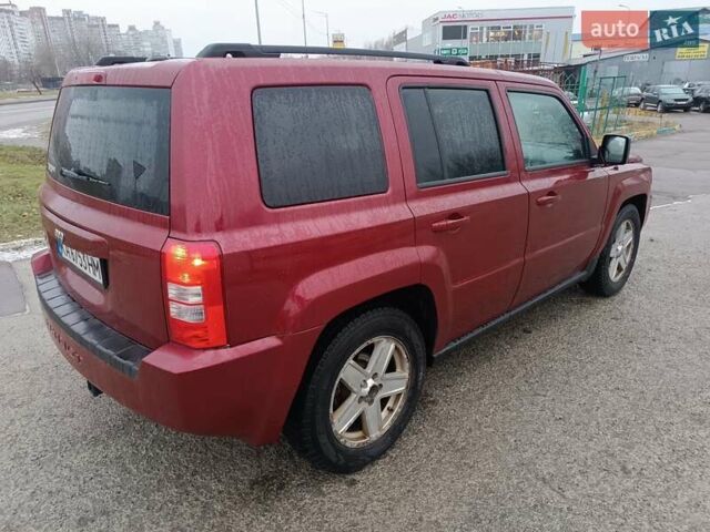 Красный Джип Патриот, объемом двигателя 2.36 л и пробегом 200 тыс. км за 7200 $, фото 2 на Automoto.ua