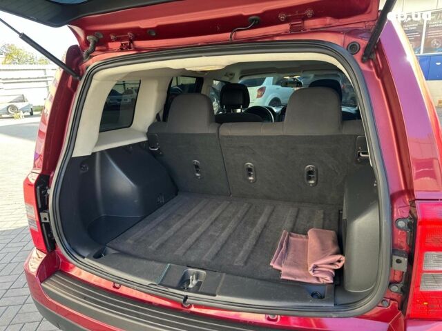 Красный Джип Патриот, объемом двигателя 2.4 л и пробегом 181 тыс. км за 8440 $, фото 13 на Automoto.ua