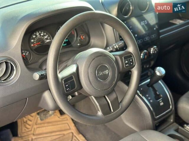 Червоний Джип Patriot, об'ємом двигуна 2.4 л та пробігом 181 тис. км за 8440 $, фото 19 на Automoto.ua