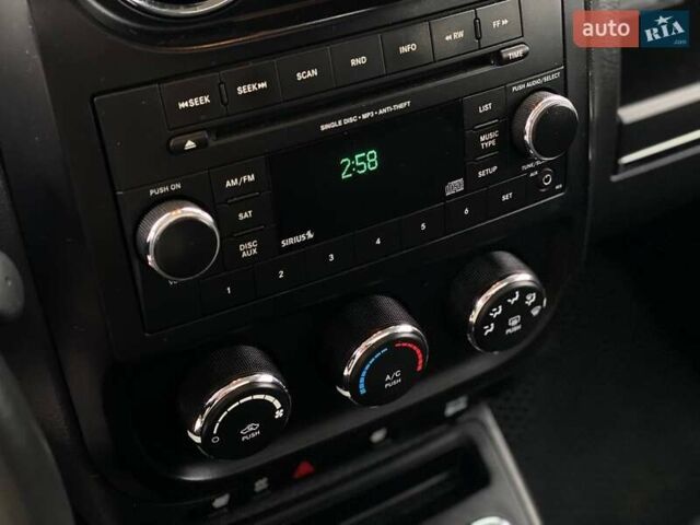 Красный Джип Патриот, объемом двигателя 2.36 л и пробегом 250 тыс. км за 8690 $, фото 24 на Automoto.ua