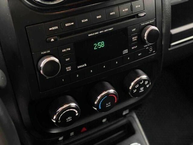 Красный Джип Патриот, объемом двигателя 2.4 л и пробегом 250 тыс. км за 8690 $, фото 21 на Automoto.ua