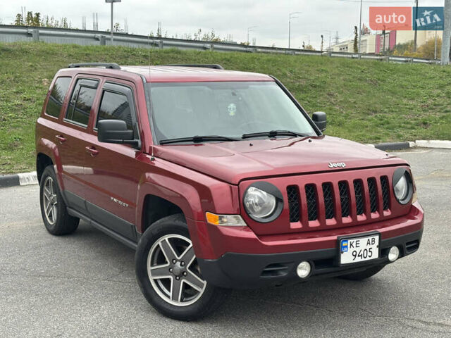 Красный Джип Патриот, объемом двигателя 2.36 л и пробегом 110 тыс. км за 9000 $, фото 2 на Automoto.ua