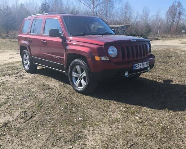 Красный Джип Патриот, объемом двигателя 2.36 л и пробегом 302 тыс. км за 8100 $, фото 2 на Automoto.ua