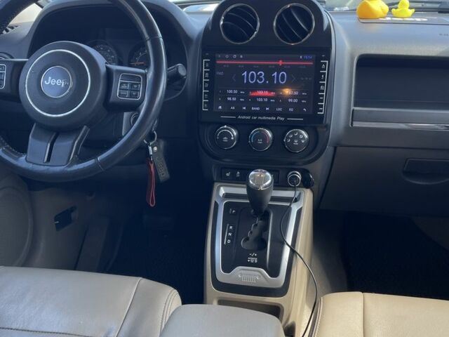 Червоний Джип Patriot, об'ємом двигуна 2.4 л та пробігом 253 тис. км за 8900 $, фото 6 на Automoto.ua