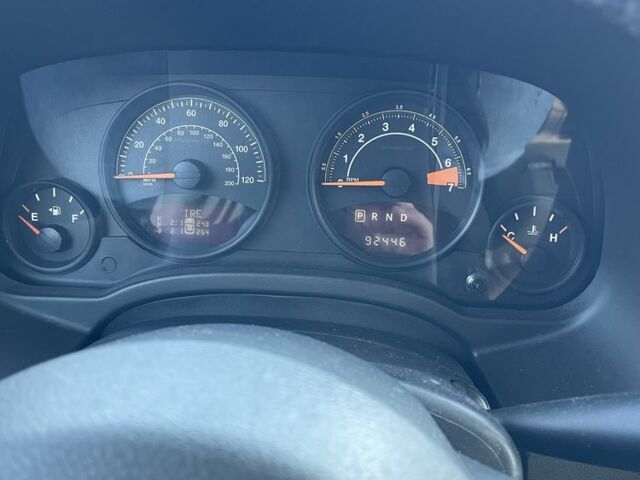 Червоний Джип Patriot, об'ємом двигуна 2.4 л та пробігом 253 тис. км за 8900 $, фото 7 на Automoto.ua