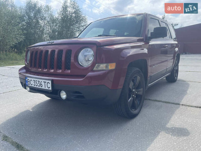 Красный Джип Патриот, объемом двигателя 2 л и пробегом 197 тыс. км за 9700 $, фото 3 на Automoto.ua