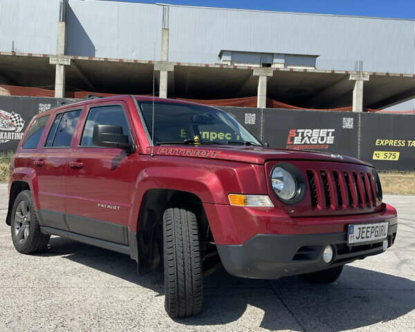 Красный Джип Патриот, объемом двигателя 2.36 л и пробегом 252 тыс. км за 10900 $, фото 6 на Automoto.ua