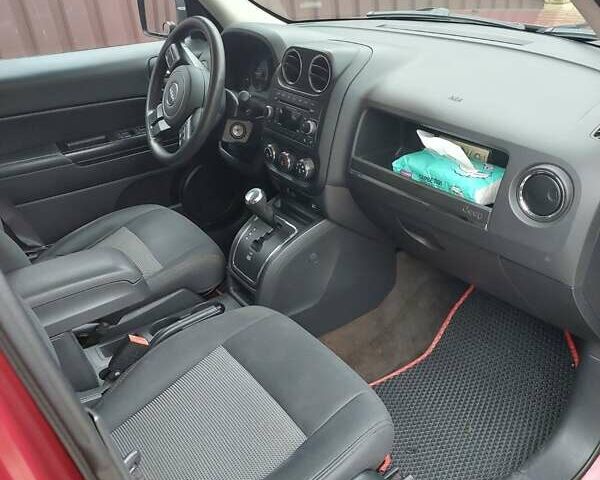 Красный Джип Патриот, объемом двигателя 2 л и пробегом 150 тыс. км за 8000 $, фото 6 на Automoto.ua