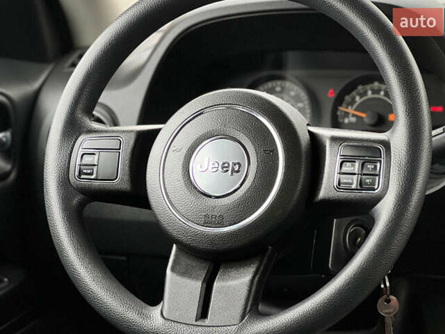 Красный Джип Патриот, объемом двигателя 2.36 л и пробегом 161 тыс. км за 8750 $, фото 13 на Automoto.ua