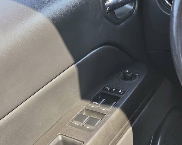 Красный Джип Патриот, объемом двигателя 2 л и пробегом 93 тыс. км за 12500 $, фото 16 на Automoto.ua