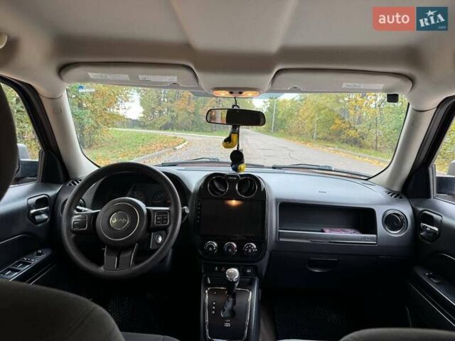 Красный Джип Патриот, объемом двигателя 2 л и пробегом 270 тыс. км за 9500 $, фото 8 на Automoto.ua