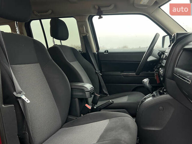 Красный Джип Патриот, объемом двигателя 2.36 л и пробегом 161 тыс. км за 8750 $, фото 11 на Automoto.ua