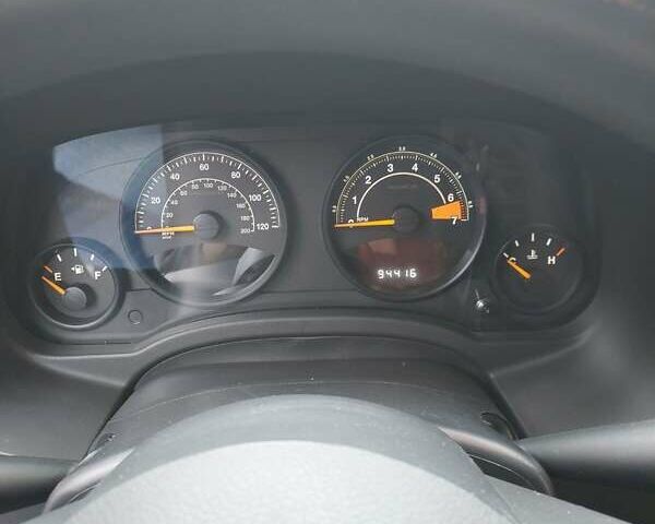 Красный Джип Патриот, объемом двигателя 2 л и пробегом 150 тыс. км за 8000 $, фото 5 на Automoto.ua