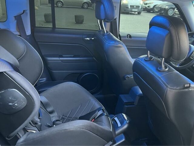 Красный Джип Патриот, объемом двигателя 2.4 л и пробегом 199 тыс. км за 12500 $, фото 11 на Automoto.ua