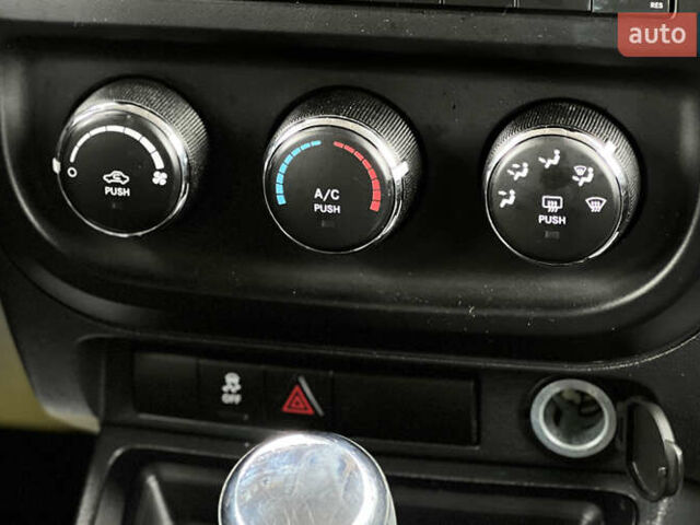 Красный Джип Патриот, объемом двигателя 2.36 л и пробегом 161 тыс. км за 8750 $, фото 9 на Automoto.ua