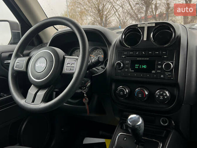 Красный Джип Патриот, объемом двигателя 2.36 л и пробегом 161 тыс. км за 8750 $, фото 12 на Automoto.ua