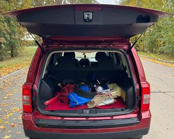 Красный Джип Патриот, объемом двигателя 2 л и пробегом 270 тыс. км за 9500 $, фото 6 на Automoto.ua