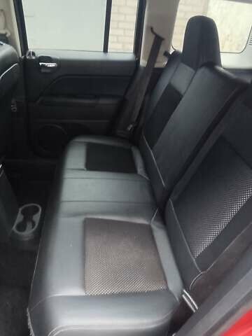 Джип Патриот 2016 в Кривом Роге на Automoto.ua Красный Джип Патриот, объемом двигателя 2 л и пробегом 86 тыс. км за 12000 $, фото 16 на Automoto.ua