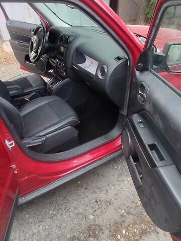 Джип Патриот 2016 в Кривом Роге на Automoto.ua Красный Джип Патриот, объемом двигателя 2 л и пробегом 86 тыс. км за 12000 $, фото 11 на Automoto.ua