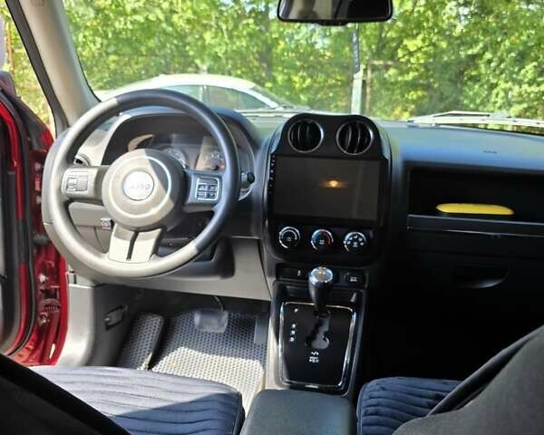 Красный Джип Патриот, объемом двигателя 2.36 л и пробегом 193 тыс. км за 9200 $, фото 12 на Automoto.ua