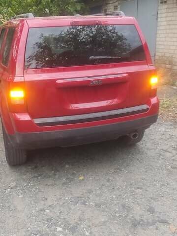 Джип Патриот 2016 в Кривом Роге на Automoto.ua Красный Джип Патриот, объемом двигателя 2 л и пробегом 86 тыс. км за 12000 $, фото 6 на Automoto.ua