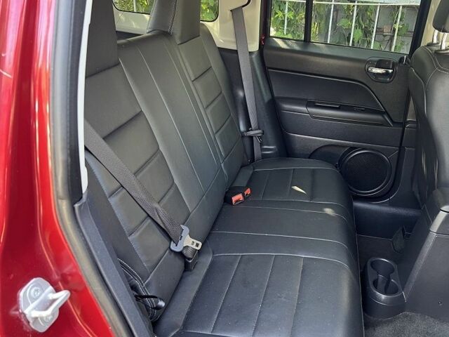 Красный Джип Патриот, объемом двигателя 0 л и пробегом 139 тыс. км за 10999 $, фото 3 на Automoto.ua