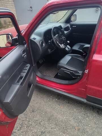 Джип Патриот 2016 в Кривом Роге на Automoto.ua Красный Джип Патриот, объемом двигателя 2 л и пробегом 86 тыс. км за 12000 $, фото 7 на Automoto.ua