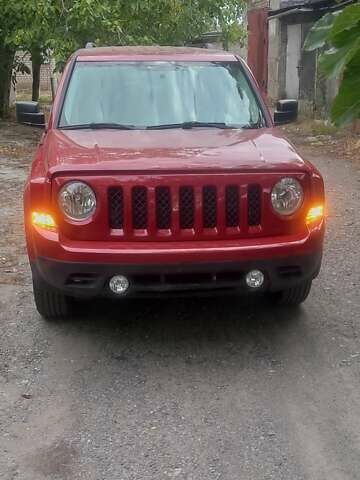 Джип Патриот 2016 в Кривом Роге на Automoto.ua Красный Джип Патриот, объемом двигателя 2 л и пробегом 86 тыс. км за 12000 $, фото 5 на Automoto.ua