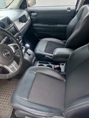 Джип Патриот 2016 в Кривом Роге на Automoto.ua Красный Джип Патриот, объемом двигателя 2 л и пробегом 86 тыс. км за 12000 $, фото 9 на Automoto.ua