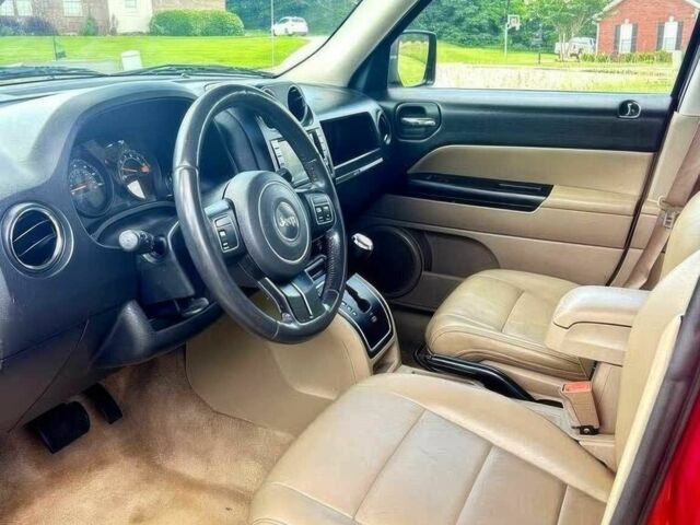 Красный Джип Патриот, объемом двигателя 2 л и пробегом 68 тыс. км за 2800 $, фото 6 на Automoto.ua