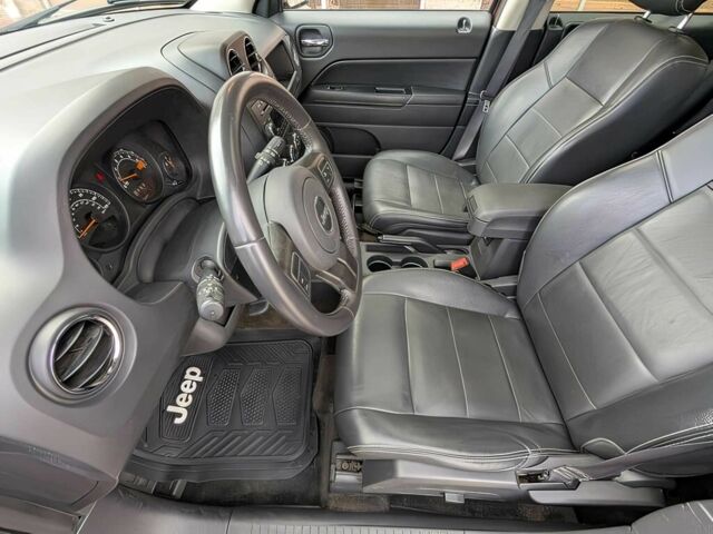 Красный Джип Патриот, объемом двигателя 2.4 л и пробегом 59 тыс. км за 4600 $, фото 9 на Automoto.ua