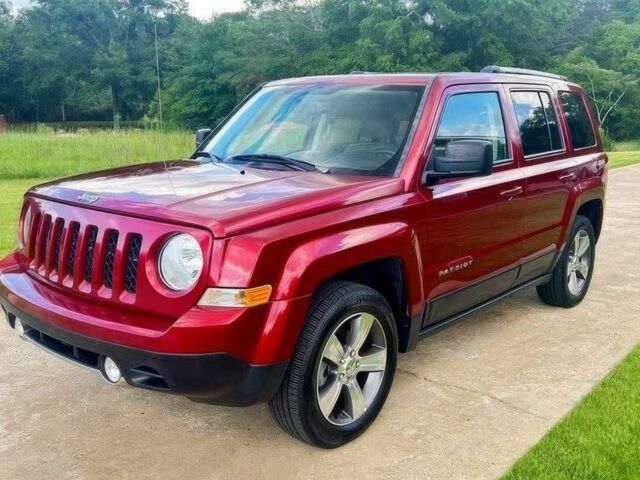 Красный Джип Патриот, объемом двигателя 2 л и пробегом 68 тыс. км за 2800 $, фото 2 на Automoto.ua